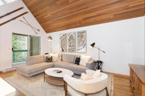 Snowbird 304 | Newly Renovated Townhome Perfect for Families! Hot Tub & Underground Parking